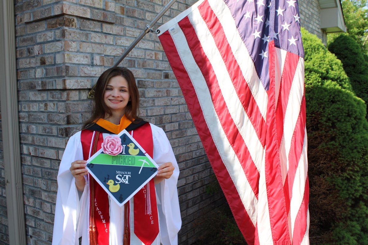 Caitlin’s Graduation Day!
#IpickedSandT 
#FutureMiner