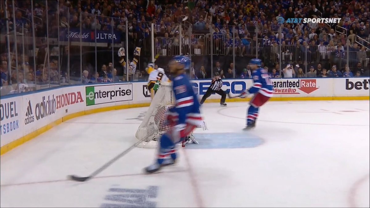 ckleino39's tweet photo. @penguins everyone please look at louis celebrating https://t.co/XEOSlE9Cp4
