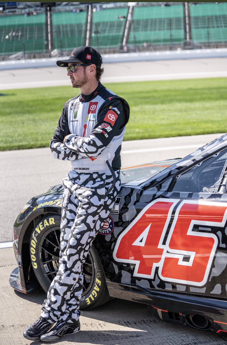 Great <a href="/NASCAR/">NASCAR</a> <a href="/NASCARONFOX/">FOX: NASCAR</a>  race today! Good work <a href="/KurtBusch/">Kurt Busch</a> <a href="/KyleLarsonRacin/">Kyle Larson</a> putting on a show. Congrats <a href="/23XIRacing/">23XI Racing</a> <a href="/Jumpman23/">Jordan</a>