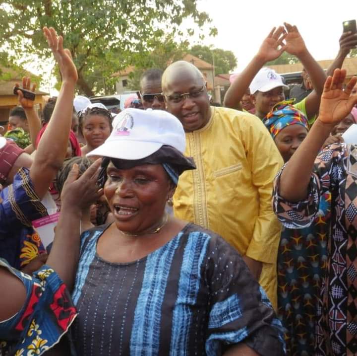 Le futur jeune président Ibrahima Sory Camara du parti de l'unité et la liberté pour développement🇬🇳🙏🇬🇳🙏🇬🇳🙏🇬🇳❤
Le choix et candidat du peuple🇬🇳