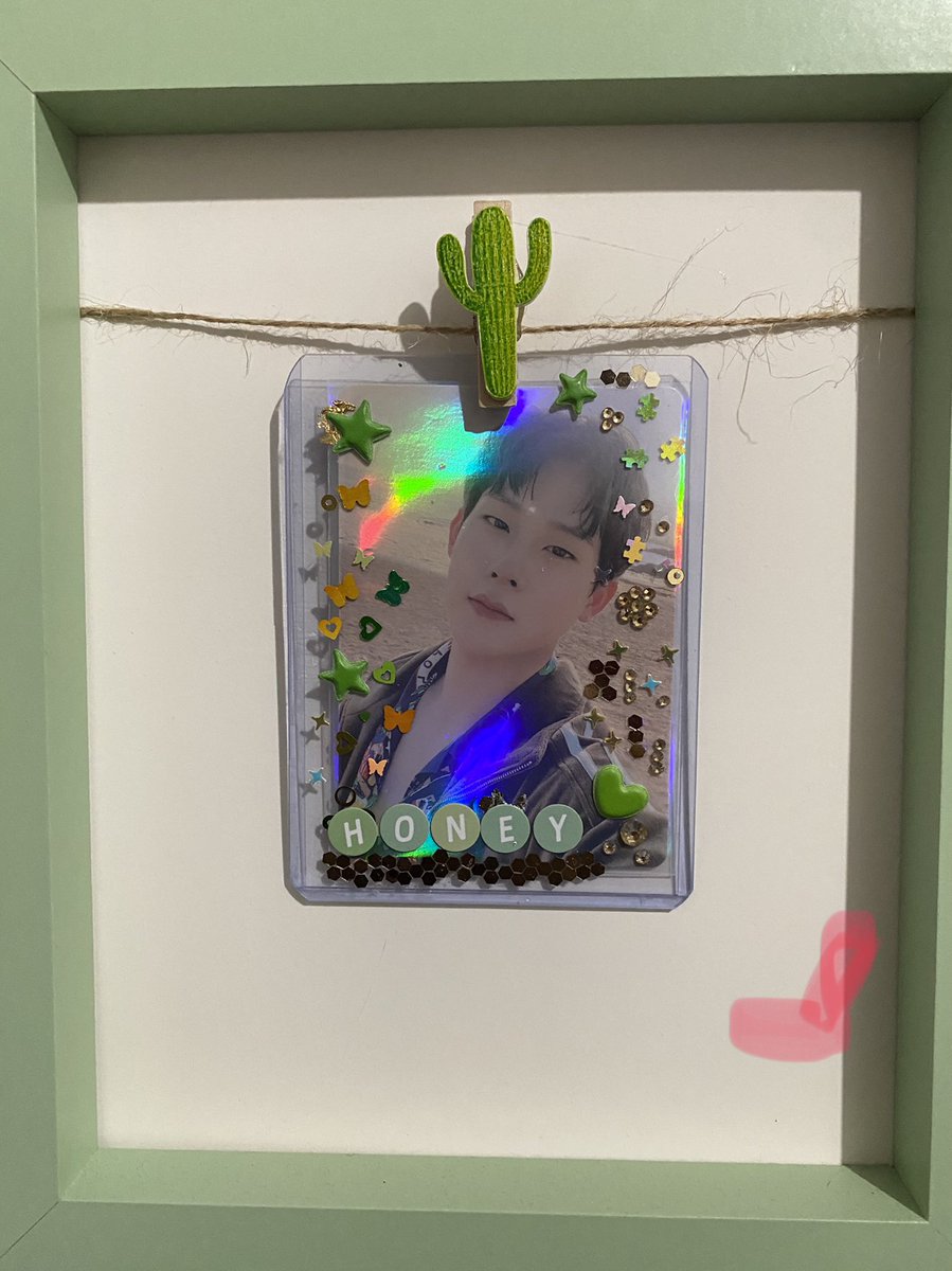 Daniela90066828's tweet photo. Hoy decoré algunas photocard ❤️ se las enseño. #MONSTAX https://t.co/PFjsYURzkS
