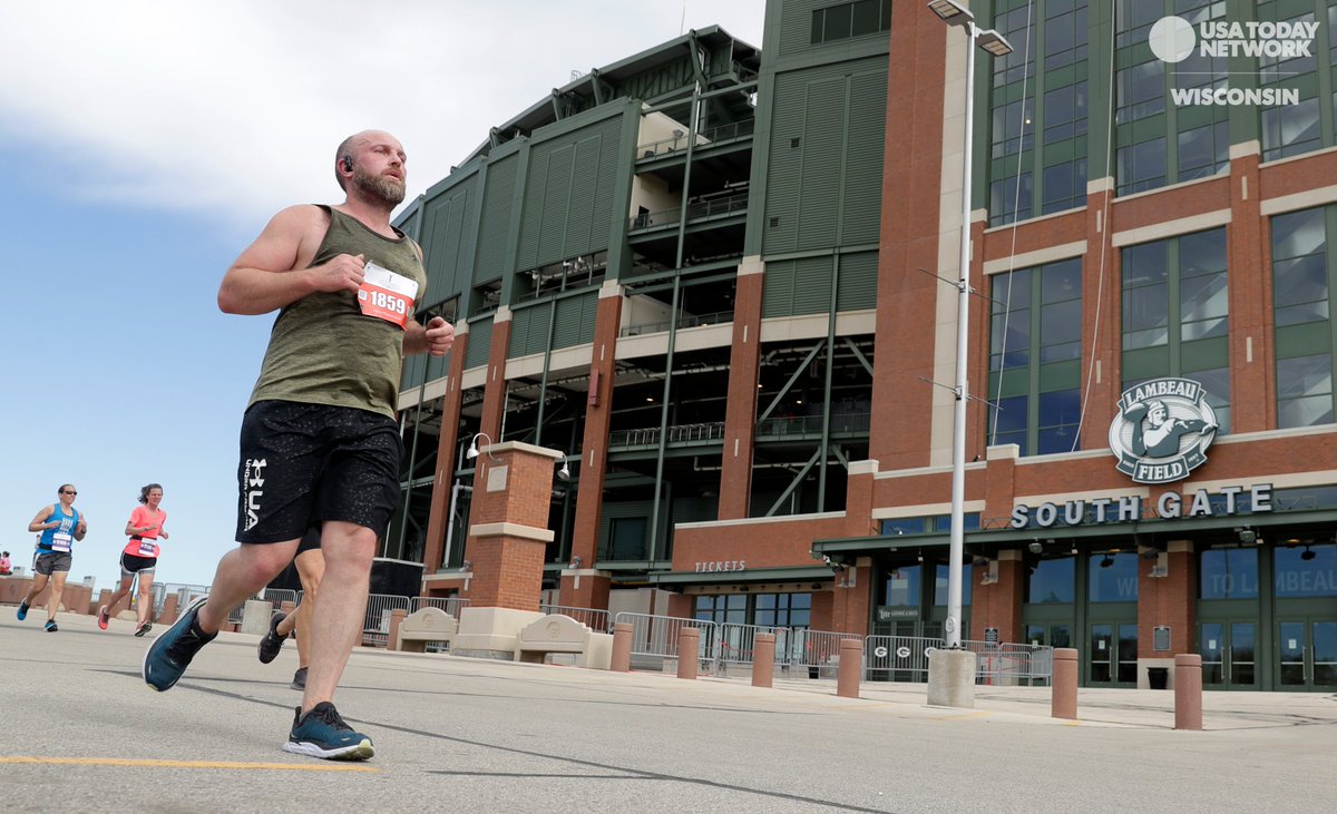 SarahKloepping's tweet image. Runners were back in person for this year's @cellcommarathon in #GreenBay. Check out more photos from today's event: bit.ly/3LiamGe