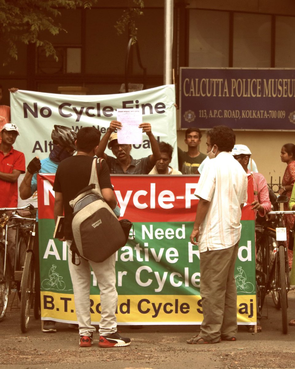 greenpeaceindia's tweet photo. On Sunday, a rally organised by #Kolkata Cycle Samaj on behalf of the 'Hosiery Workers Unity Centre' trade union members demanded that the fine imposed on livelihood cyclists in the city be lifted.
Time to #powerthepedal ! https://t.co/9D0nvxFRp0