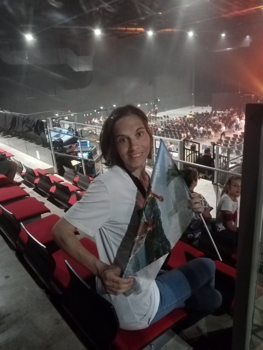 Laura01255's tweet photo. Hier soir à St omer merci kendj girac quel ambiance https://t.co/EouVoFurAZ