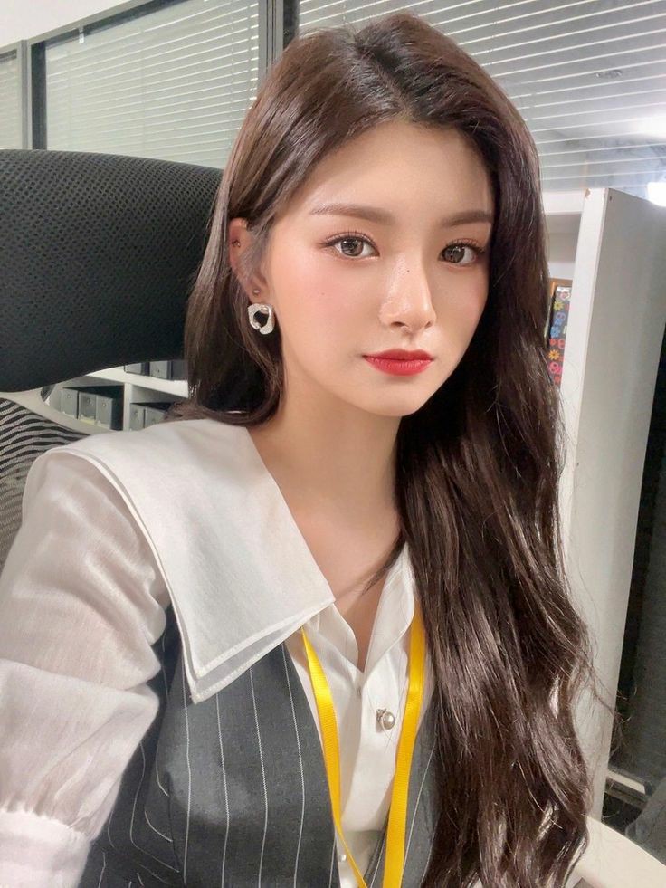 Selamat siang bos,
Ada pekerjaan apa lagi siang ini?
Jangan lupa lunch🧚✨