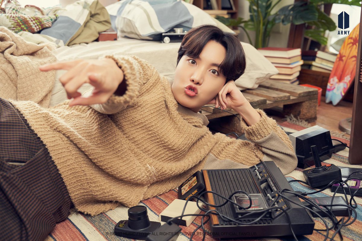 JHope_UK's tweet photo. BTS Weekend with j-hope 2

@BTS_twt #jhope https://t.co/ZUKpotS6UZ