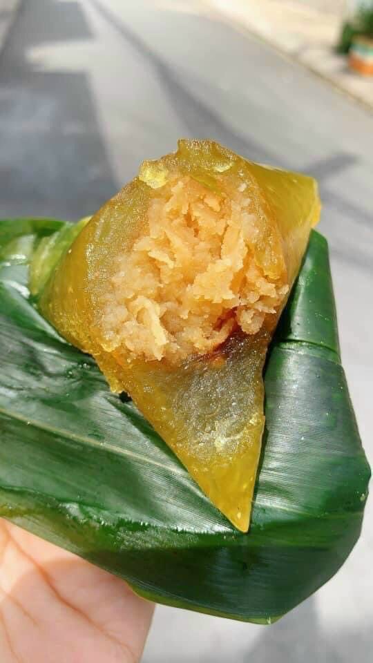 LuanThanhNguye7's tweet photo. Bánh Ú #banh #dacsan #utro #banhkeo #Ngon https://t.co/aJv3hfiJGU