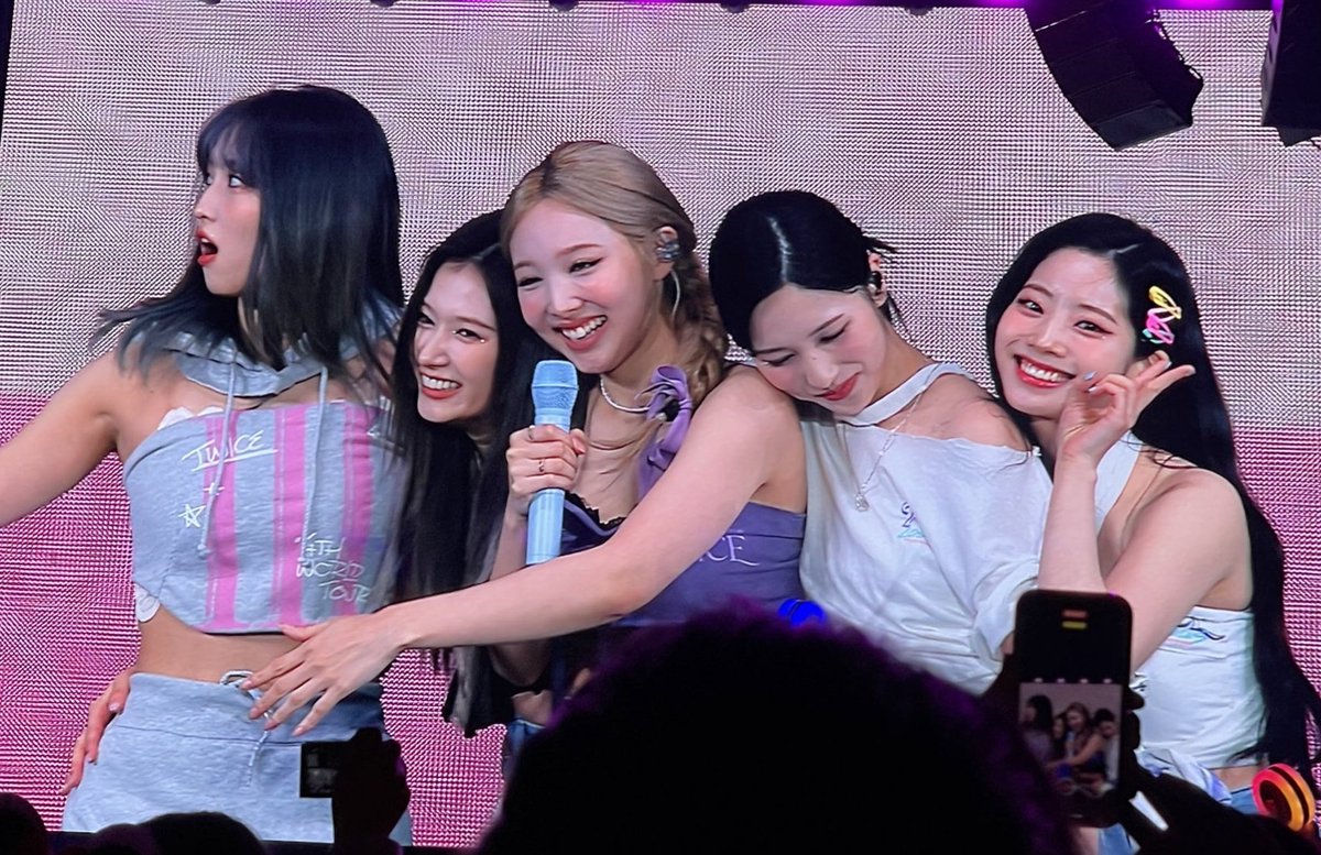 MI HOME❤️❤️

#TWICE_4TH_WORLD_TOUR_ENCORE #TWICEINLA #MOMO #SANA #MINA #DAHYUN #Nayeon