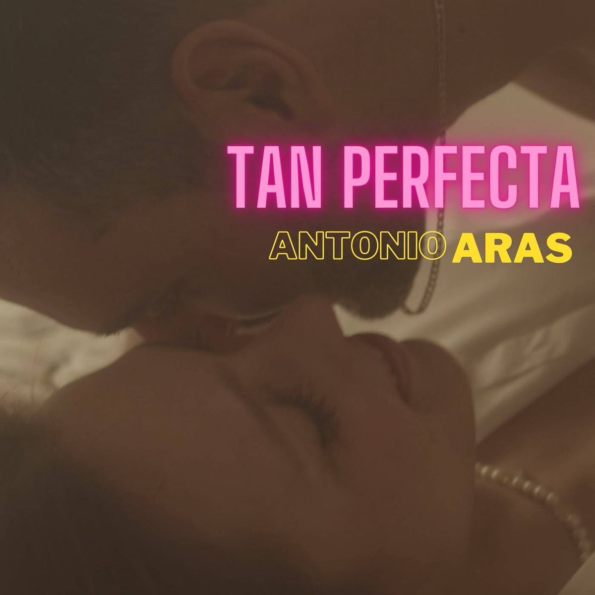 patri_arasitaBA's tweet photo. Buenos días mi @ertrivi69 #MEFALTA mi querido @antonioaras con #TanPerfecta y si lo escuchamos en #AndaLevantaL16 para comenzar una semana perfecta 😍😍😍🥰🥰🥰 @canalfiesta https://t.co/Gsn4bu6XW2