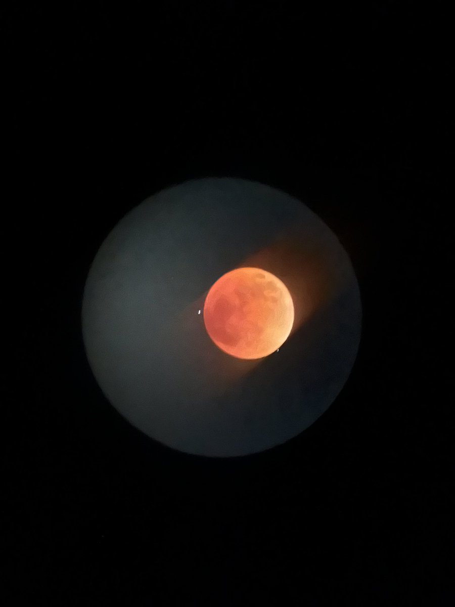 I sang Kylie Rae Harris songs on her birthday with Bonnie Bishop, Bo Brumble, and Julianna Rankin, surrounded by some of my best friends. And there was a telescope and a crazy gust of wind at a very specific time. We see you, girl. https://t.co/faxax0NfnS