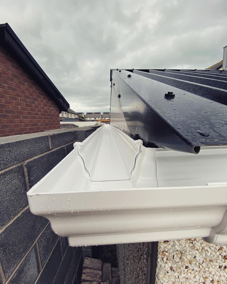 MudderGutters's tweet photo. #harvestingwater is something #teamtmg are #passionate about with this recent #gutter #installation with 420L #harvesting kit
.
.
.
#bestinmeath #gutterclearing #guttercleaning #gutterrepair #guttersucker #4kguttercam #waterfedpolewindowcleaning #gutterenvy
#whatsinyourgutters https://t.co/VXuerR1LZY