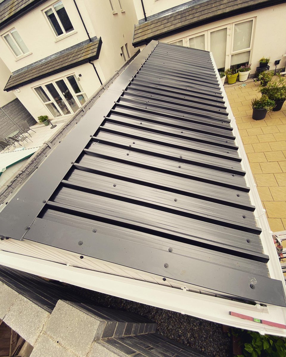 MudderGutters's tweet photo. #harvestingwater is something #teamtmg are #passionate about with this recent #gutter #installation with 420L #harvesting kit
.
.
.
#bestinmeath #gutterclearing #guttercleaning #gutterrepair #guttersucker #4kguttercam #waterfedpolewindowcleaning #gutterenvy
#whatsinyourgutters https://t.co/VXuerR1LZY