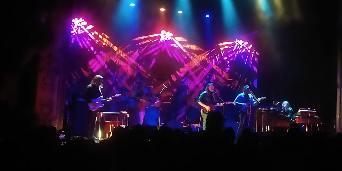bpm710's tweet photo. #GratefulShred @ThaliaHallChi #SundayShow #TourWrap #GodDamn https://t.co/Btrkd2dHVu