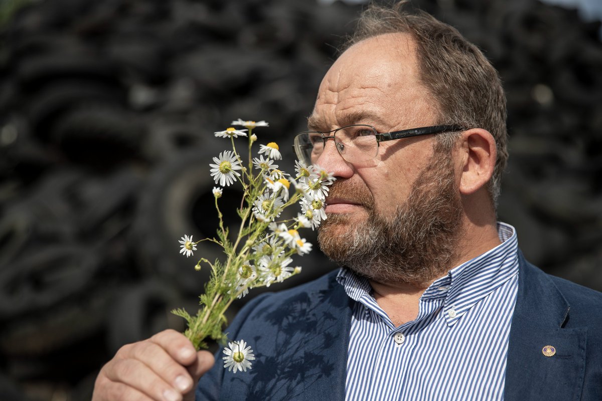 aripaev_ee's tweet photo. Tänasest on pooled Äripäeva ajakirjanikest mehed kaitseväe suurõppusel Siil. Õnneks on seal ka Neinar Seli. #siil #igaokasloeb https://t.co/oTDdWUrVRp