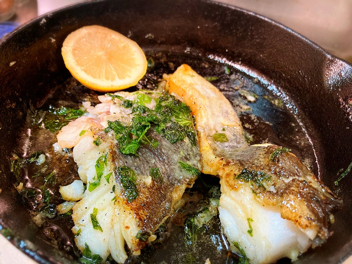 u2dkun's tweet photo. 最近料理に目覚めておりまして、、、
魚捌いたり、ガーリックオイルつくったり、塩漬けしてパンチェッタつくったりしてます😇 https://t.co/U93yGpR4lW
