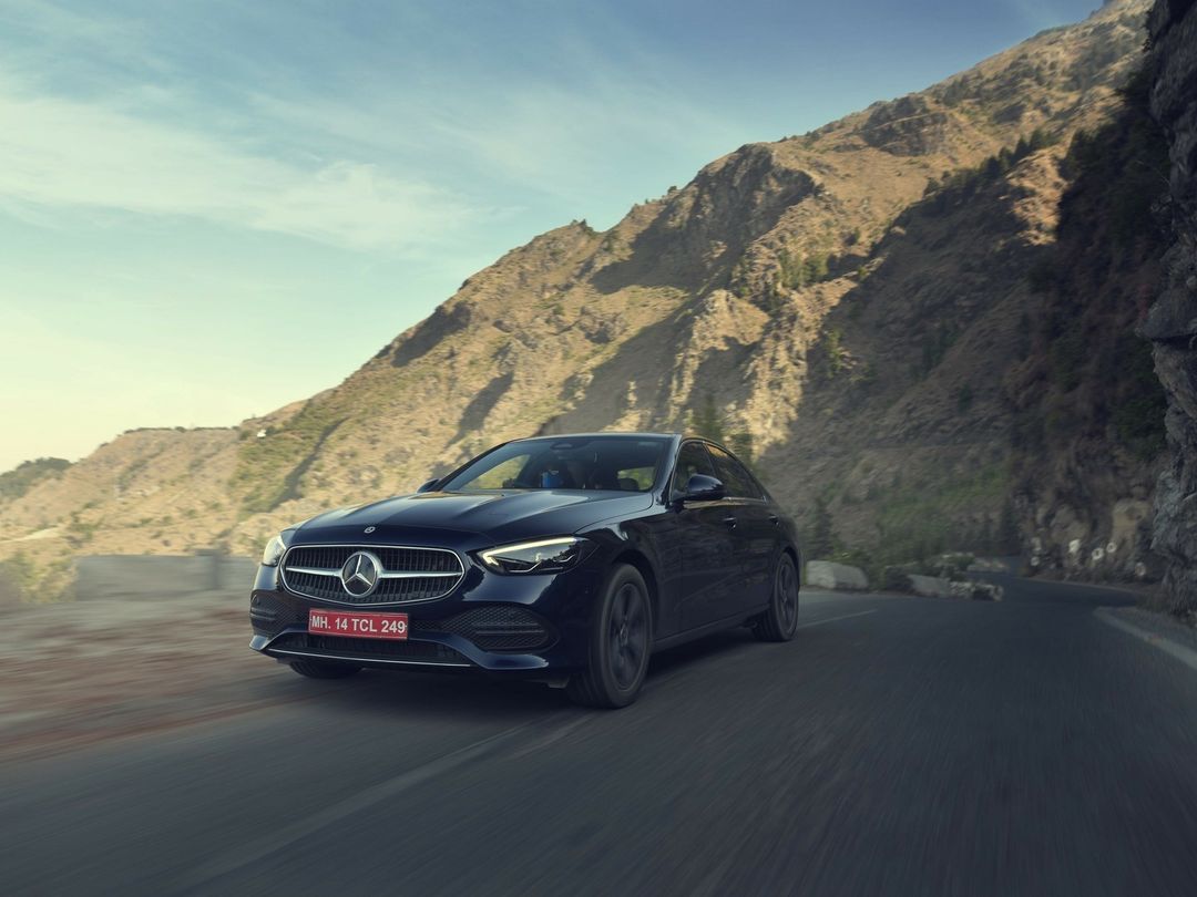 sundaram_motors's tweet photo. Comfort and luxury follows everywhere you go with the all-new Mercedes-Benz C-Class. 

Visit Sundaram Motors Bangalore today and test drive the all new C-Class.

To know more call: 9686456215.

#NewCClass #MercedesBenzIndia #NewComfortZone #NextGenTech #SundaramMotors #Bangalore https://t.co/PQ54ITmDLf