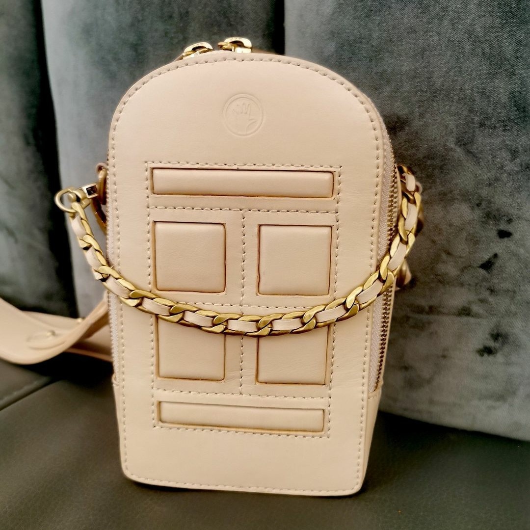 CIFDtweets's tweet photo. Mini Door Bag from @tedbags #irishfashion #luxury #leather #handbag #clutch #georgiandublin #mynameisted #irishdesign #CIFD https://t.co/ck04scoWj8