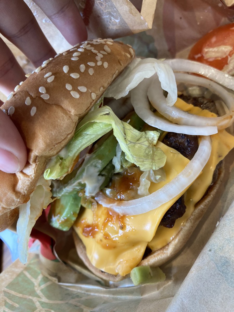 u2dkun's tweet photo. 本日のバーキンも載せときます🍔
サルサ感全然なかったけど（）
モバイルオーダーでもマシマシできるは、バーキンだけ https://t.co/fS6TUqvthz