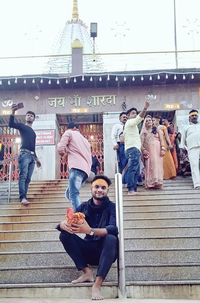JayantS62592889's tweet photo. The Maa Sharda Devi Temple embellishes the Trikoota Hills. ❤️❤️🙏🙏
#MPTourism #HeartOfIndia #AmazingMP #Maihar #picturethis https://t.co/SAwbfwF5xk