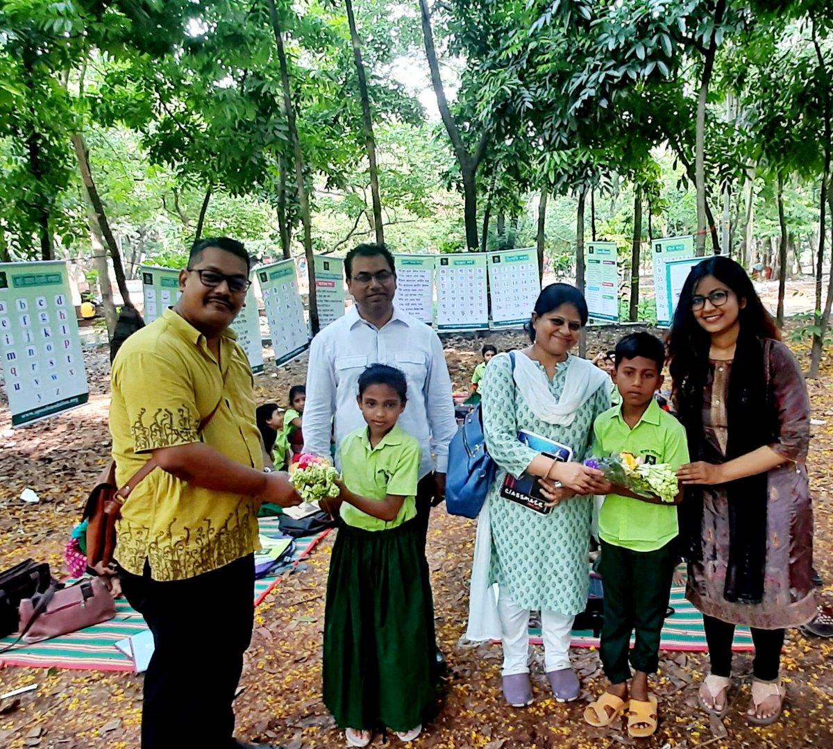 aponfbd's tweet photo. School under the sky for underprivileged children at Dhanmondi run by APON Foundation. 
#EducationForAll https://t.co/FtruC5v8OZ