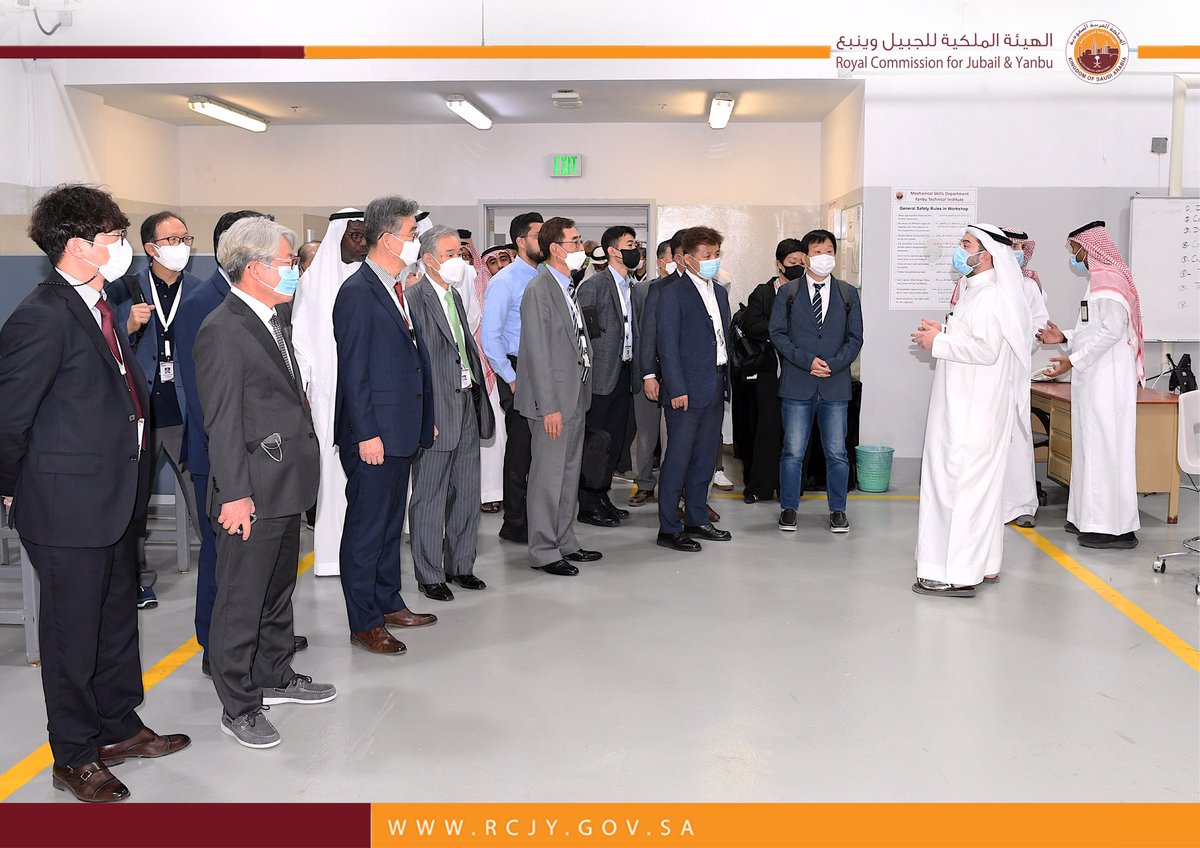 RCJY_Yanbu's tweet photo. 2️⃣ وتضمنت الورشة جولة على مدينة #ينبع_الصناعية اشتلمت المعهد التقني اطلع الوفد خلالها على أحدث الوسائل التعليمية والتقنية التي يحتضنها المعهد مروراً بأبرز المعالم والتجهيزات الأساسية بالمدينة https://t.co/U8thl3tuXO