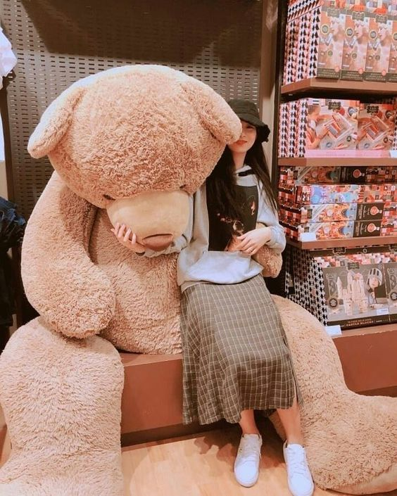 randomtwiceu's tweet photo. Tzuyu with a giant teddy bear 🥺💙🐶

#TZUYU #TWICE #Tzuyu #Twice #tzuyu #twice #쯔위 #周子瑜 #트와이스 #TWICEINLA https://t.co/19ifIhOdXK