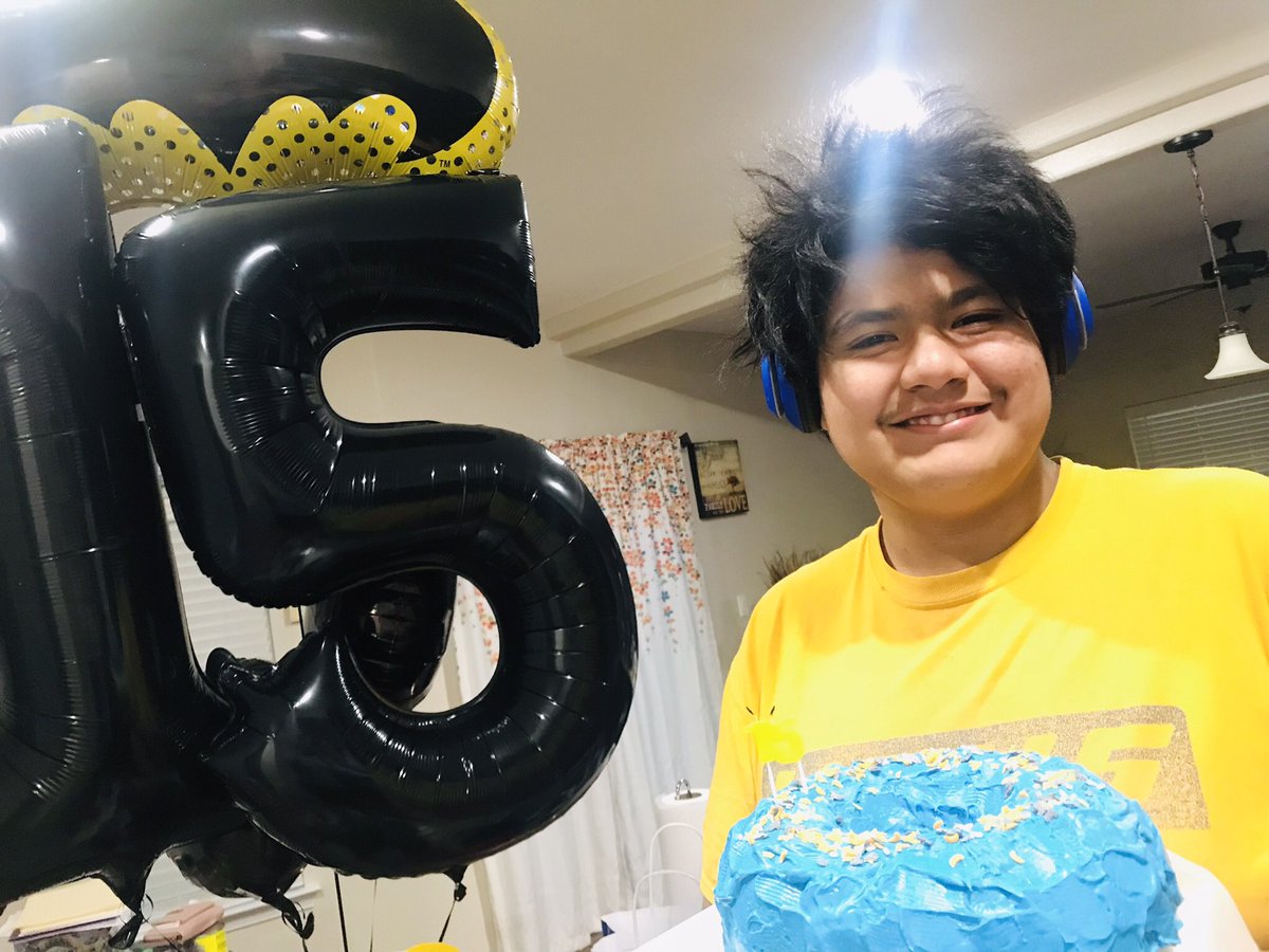 cerecerez5's tweet photo. What an #amazing week this was!❤️So many great things to #celebrate!🥹We are #BlessedAndFavored!!🎂 
My youngest is #growing up, 
#fellowship with friends #MakingEachMomentCount🌸
Have a great week all! https://t.co/Rc9ADlBiR1