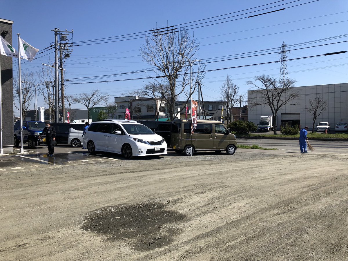 CARJACK6200's tweet photo. おクルマの事はジャックにお任せ🦾💪
おはよーございます。晴天の月曜日は一斉清掃か��スタートです😊今週も皆さまよろしくお願いします🤲 https://t.co/92dTlIKiBI