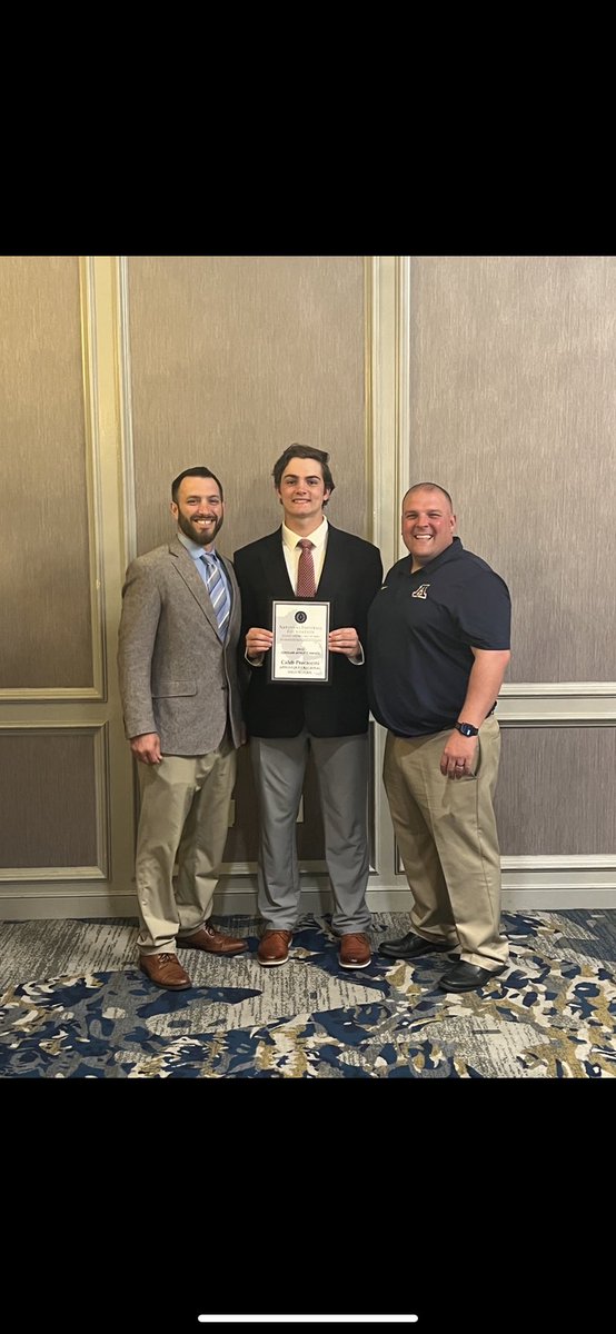 CProcaccini54's tweet photo. Honored to receive the Scholar Athlete Award from the Jack Grinold Chapter of the National Football Foundation tonight and blessed to have the opportunity to speak on behalf of myself and my peers! @NFFNetwork @Lakers_FB @CoachAmaral @coach_sh1ne @Coach_Dakosty @Ison50 @ColgateFB https://t.co/KBaOP3vQz5