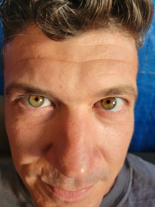 I LOVE his sexy hazel eyes 👀😍 don't forget to check us yas Hopemikew on PH https://t.co/d4Z19UZ81F