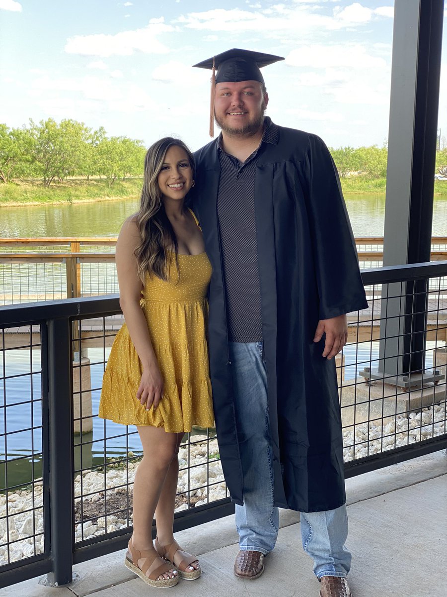 crysstalmarie2's tweet photo. From babies in high school to graduating college. Wish I could say it was an easy 4 years of long distance, cause it wasn’t. But forever grateful for all the amazing memories we made along the way. So proud of us for all of our accomplishments. Can’t wait to see what’s next ❤️❤️ https://t.co/vtJsN8lhCE