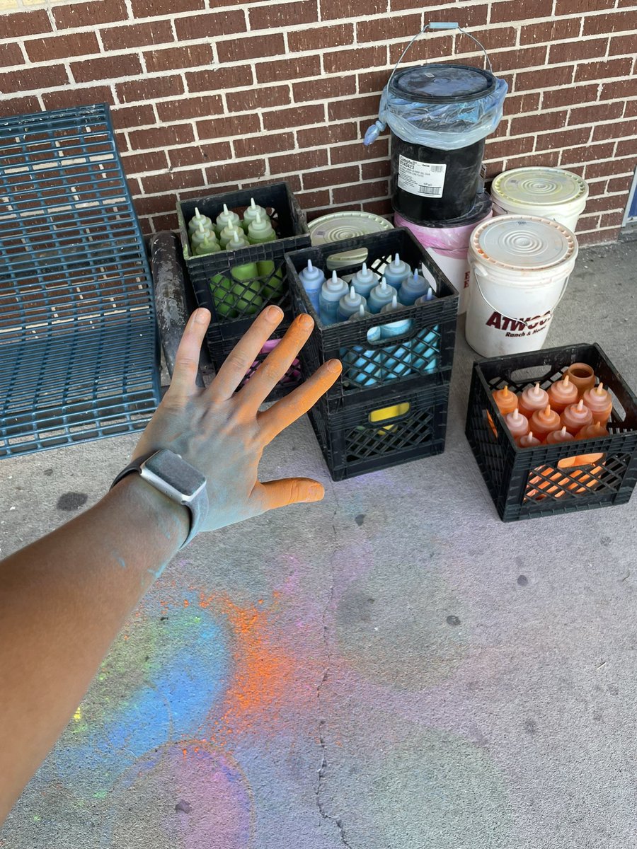 gist_lauren's tweet image. Tomorrow is the big day! This is our third color run and I can’t wait to see all the smiling faces 🌈❤️ it is so rewarding to have an idea come to life and bring joy to your students and staff 🥹 @NavarroCISD @CorsicanaISD #colorrun #buildingtraditions
