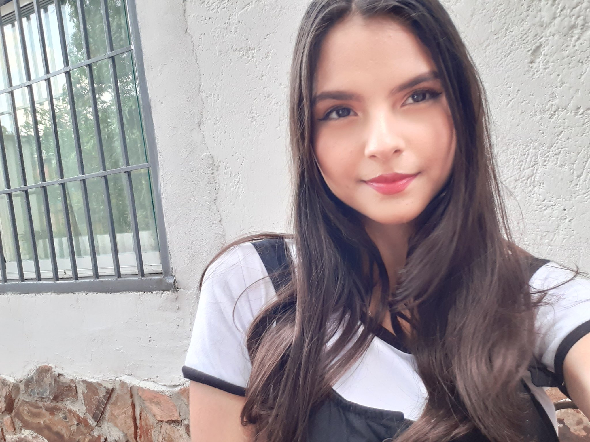 Marii. on Twitter "18 añitos pero carita de 15 https //t.co/RIqGaWpfzL