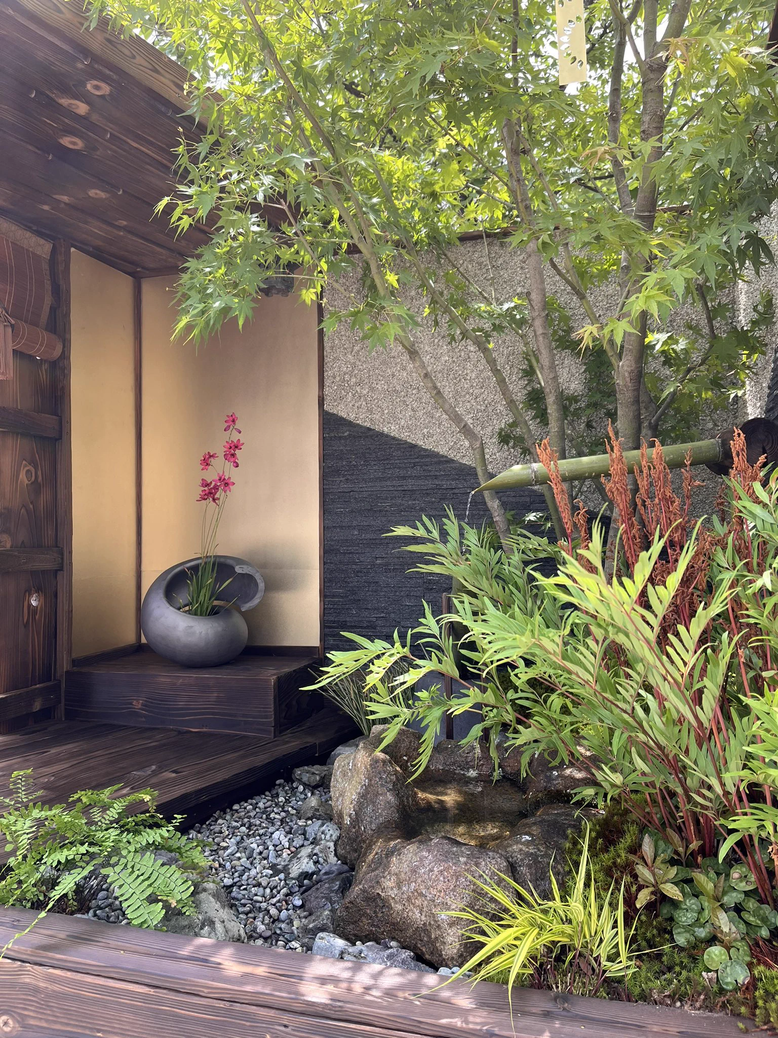 軽トラが素敵な庭に大変身。軽トラ庭園コンテスト。