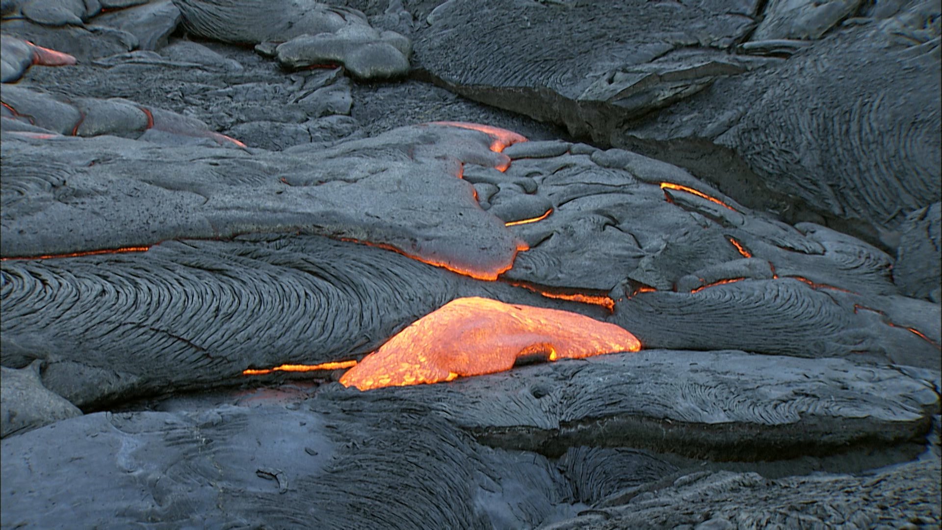 世界遺産 ２２日の放送は 南国の楽園 ハワイ島 です キラウエア火山は 100年間で50回も噴火したという地球上で最も活発な 火山のひとつ 太平洋に浮かぶ ホットスポット が生んだ壮大な火山活動など ハワイの今を追います 世界遺産 アメリカ