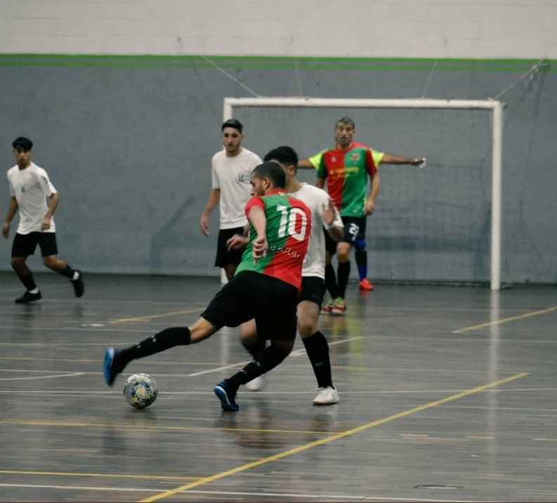 bostonriver's tweet photo. #PasiónEnDosColores🟢🔴
FÚTBOL SALA: 20 VECES BOSTON
DOS VICTORIAS ante Racing, sellaron la noche de Futsal en la Plaza 12.
En Mayores, fue triunfo por 15 a 0 y en Sub20 por 5 goles a 2.
De está forma, Boston llegó a 6 y 10 puntos en las respectivas tablas. 
Foto: @ElshowdelFS https://t.co/qgDbKpAVt1