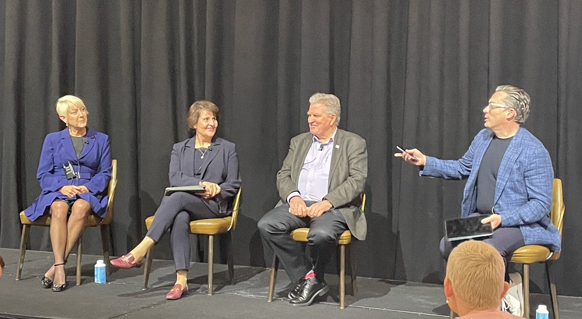 MedicinesAus's tweet photo. With just 5 days until the election, discussing priorities for the next Health Minister at #BPDConference. Our health system needs bold reform that puts patients at the core.
#change #auspol2022 #ausvotes #MedicinesMatter https://t.co/BtoMkFIRvV