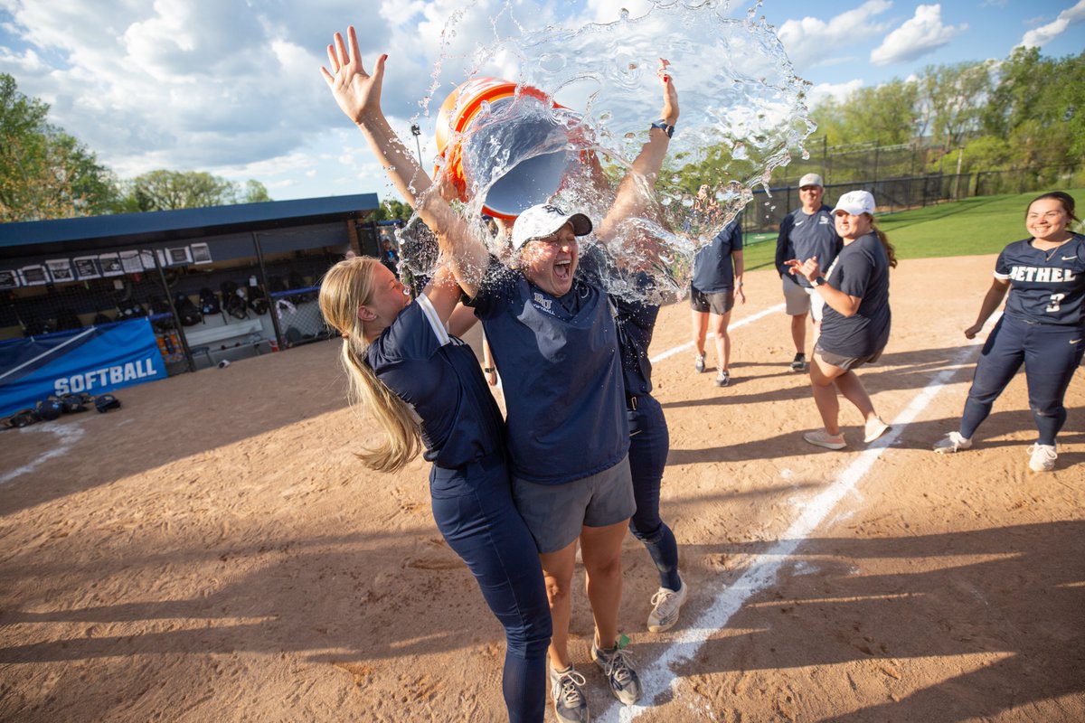 BethelRoyals's tweet photo. Hard to put that one into words but here's our best shot at it. @BethelRoyalsSB uses two comeback wins to advance to the Super Regionals. #BURoyals will travel to Berry College for the best-of-3 series that begins Friday in Mount Berry, Ga.

RECAP: https://t.co/J2MBVTVfAn https://t.co/hniIatFKA3