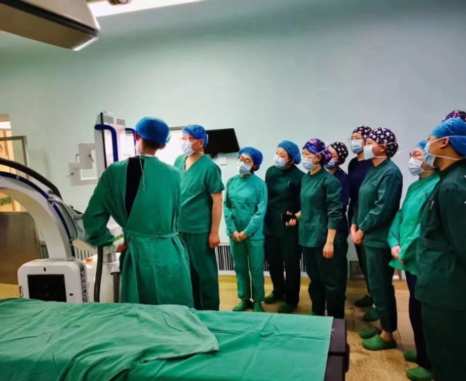 BerneyDeng's tweet photo. Compact design only need 1 square meter
​Dynamic FPD - larger view field and sharper
​images , the best choice for spinal surgery !
#xray #dynamic #operating #surgery #fluoroscopy https://t.co/7epMSnA3pb