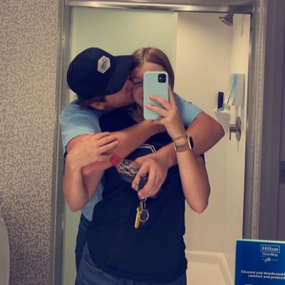 _laurenvstone's tweet photo. #NewProfilePic https://t.co/c8aIpNngsI