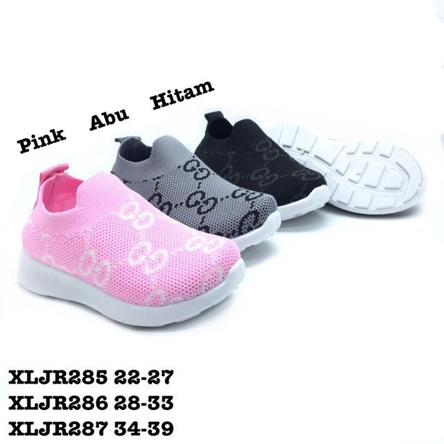 RiandaG1's tweet photo. SLIP ON / SEPATU BAHAN KAOS KAKI ANAK ANAK NYAMAN DIPAKAI DAN LENTUR (IMPORT)  📎 https://t.co/PBStYmK1lW https://t.co/e3MJQvu0F3