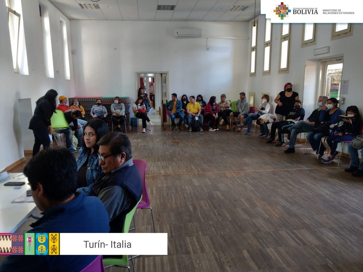 MRE_Bolivia's tweet photo. Atención Consular #VGIC | La comunidad boliviana🇧🇴 en el exterior se benefició con nuestros servicios Consulares, sin filas, ni demoras tras coordinación previa, muchas familias lograron tramitar sus documentos. https://t.co/2Drol9Pxyj