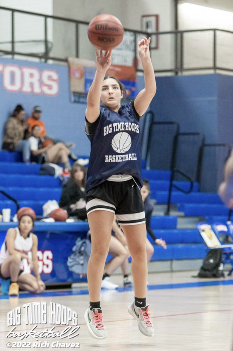 Congratulations to La Cuevas Carolina Romero on her signing with Scottsdale CC. <a href="/ArtichokesWBB/">Scottsdale Artichokes WBB</a> is a Junior College in Scottsdale, AZ that competes in the Arizona CC Athletic Conference. <a href="/ninaromero_3/">Carolina Romero</a> was the 2022 Showcase 3-Point champion. #sniper #BTHshowcase #thatstwelve