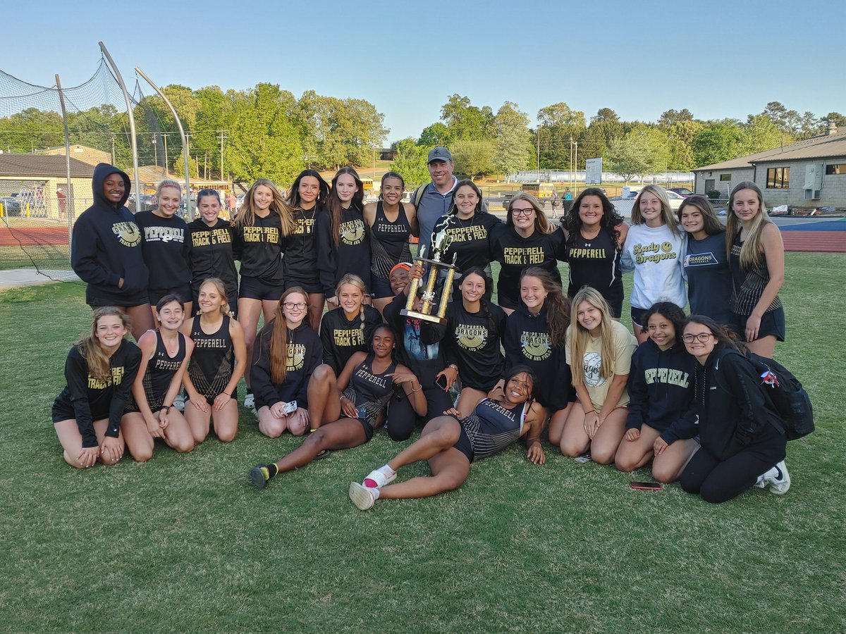 Final thought on our girls’ track season. From 2018-21 we sent 10 girls total to State. This year we sent 13. We repeated as region champs (by 70 points!) and saw many new athletes join our program. Excited about our future. Great job, girls! #fasterdragons