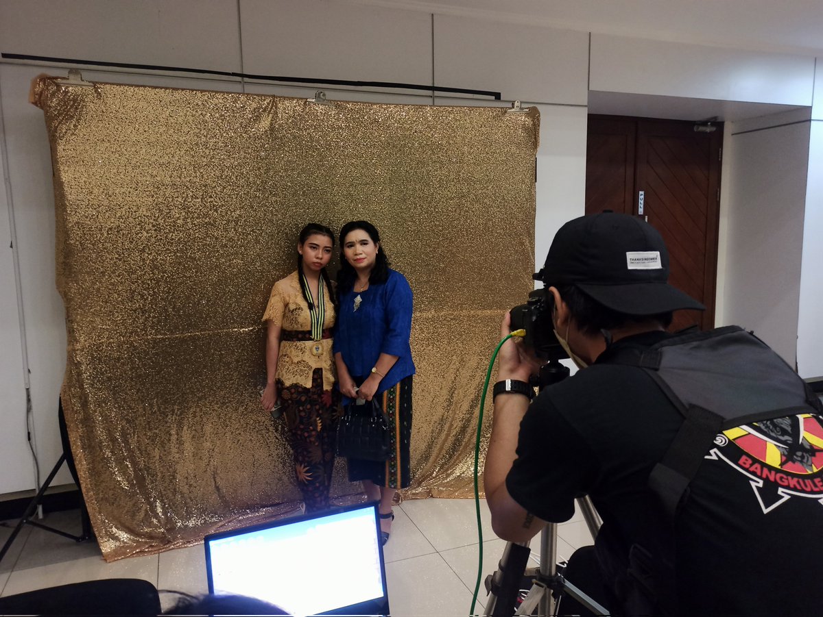 robertfly81's tweet photo. Butuh photobooth ? Ya sama kami dari Robflyproject ___ https://t.co/D5lYXjiNHd
