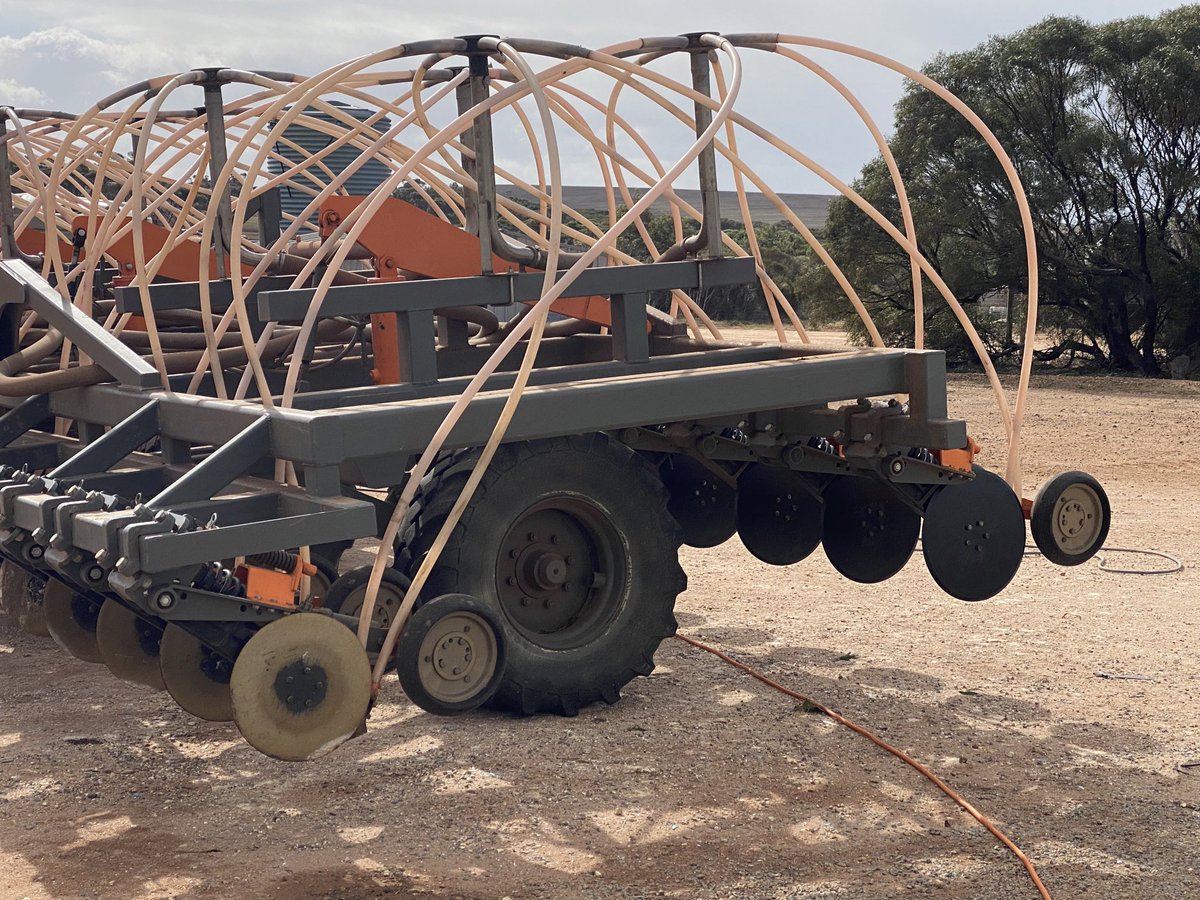 New set of fang’s. Very happy with the constant adjustment on these #Rootboot #Razors 985ha on the first set of discs with the majority of that dry seeding.