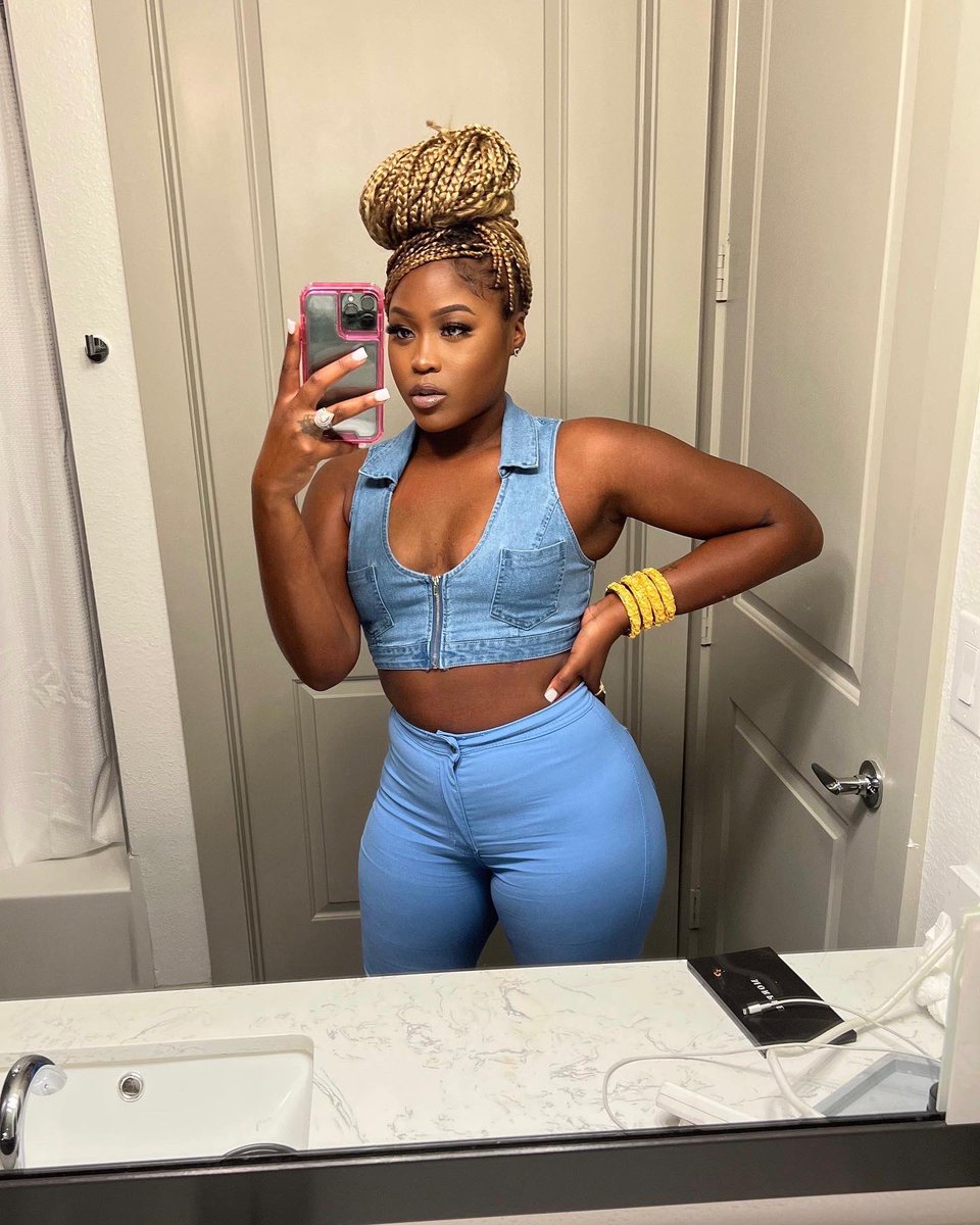 themindoftajh's tweet image. Hi.