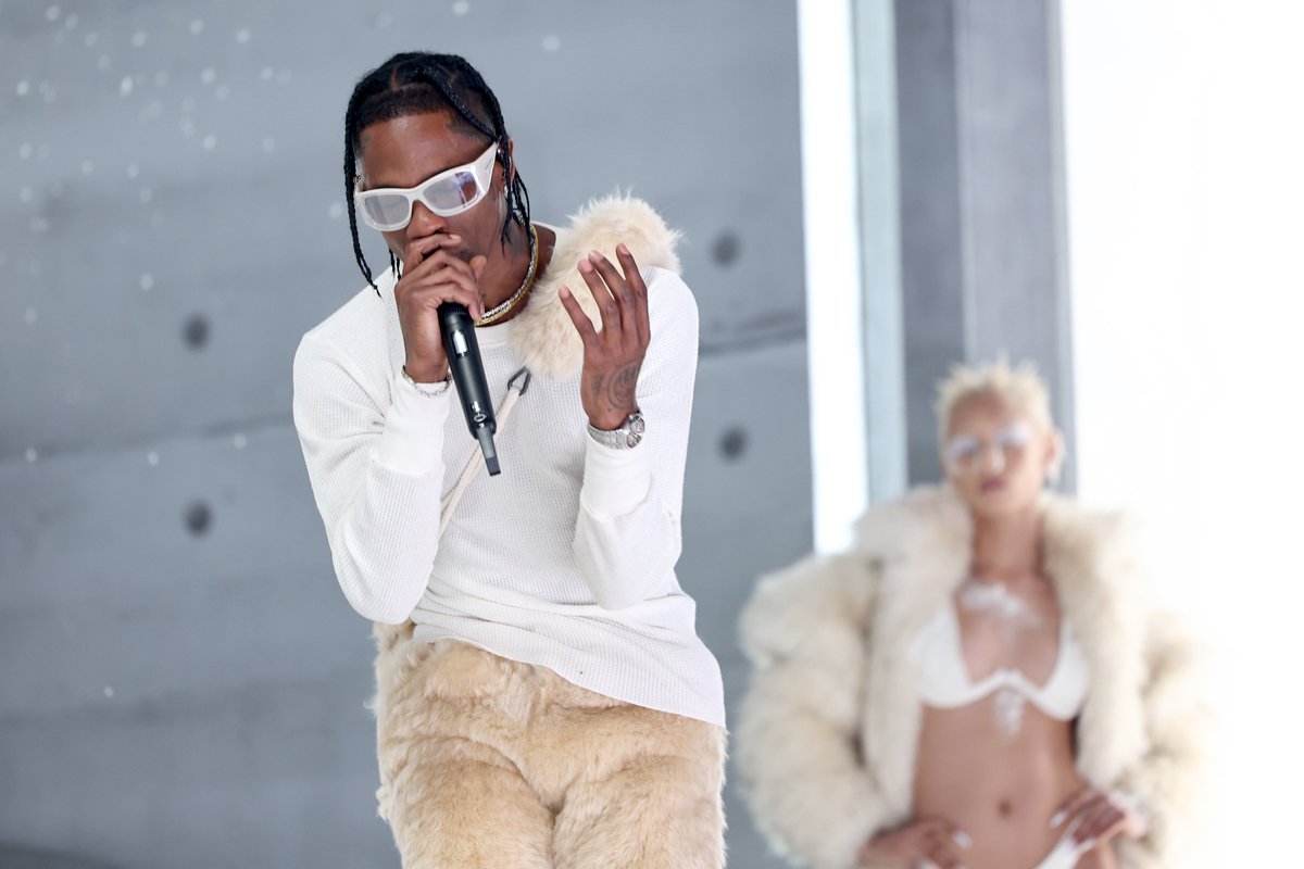 NO WORDS 🤯 ❄️ <a href="/trvisXX/">TRAVIS SCOTT</a> #BBMAs