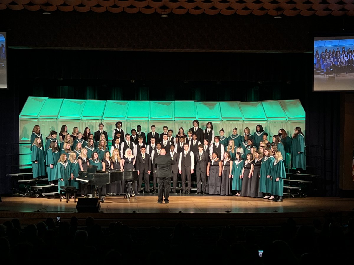 NHSTechCrew's tweet photo. What a wonderful performance today by @NordoniaChoirs Best of luck to all the seniors, you will be missed. @JoeSuperintend1 @CaseyGWright @johnepickering @angelakperine https://t.co/c33jDJUDRB