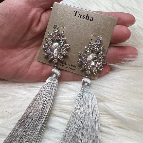 troopertubamom's tweet photo. So good I had to share! Check out all the items I'm loving on @Poshmarkapp from @julamarr #poshmark #fashion #style #shopmycloset #tasha #linedot: https://t.co/ItfkS12RPw https://t.co/9YEWjJwECG